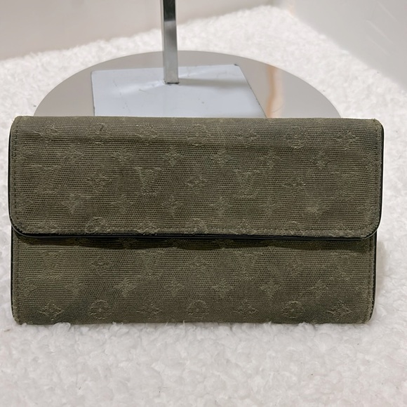 Louis Vuitton Denim Monogram Wallet Free Men& Hers Wedding Ring & Bracelet - Picture 6 of 15